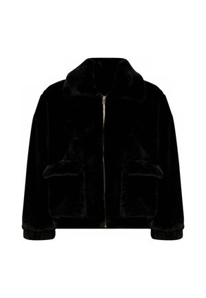 Veste en fausse fourrure noire avec un col montant, fermeture zip et deux poches avant. Présente une coupe carrée et une texture douce.