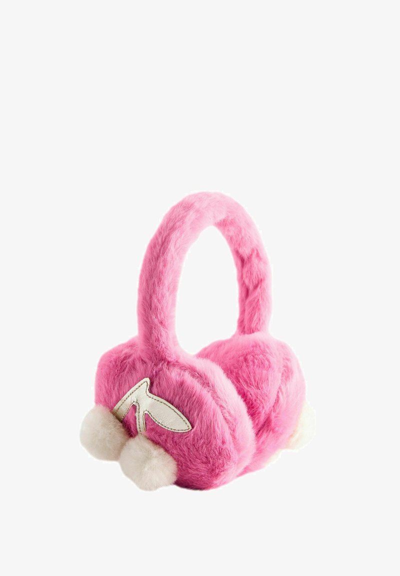 Des écouteurs en peluche rose avec des pompons blancs et une décoration en forme de feuille blanche sur le côté, présentés sur un fond blanc.