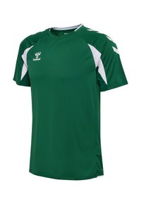 Zielona sportowa koszulka z krótkimi rękawami, białe wzory w kształcie szewronów na ramionach i bokach oraz małe białe logo hummel na piersi.