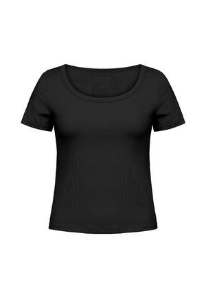 Zwart topje met korte mouwen van glad, rekbaar materiaal; heeft een ronde halslijn en een aansluitend ontwerp met een subtiele geribbelde textuur.