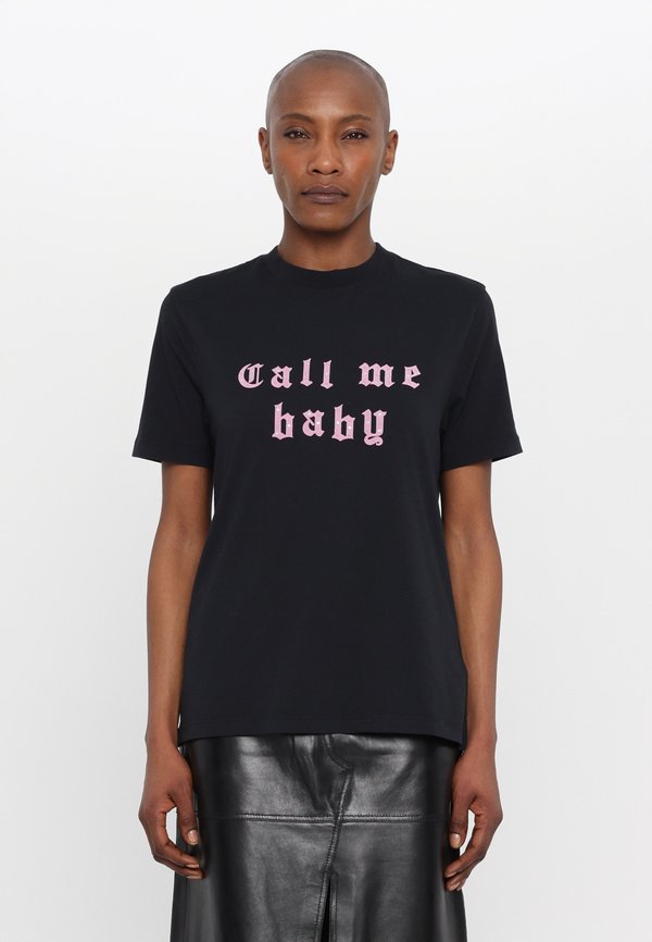 EDWIN CALL ME BABY - Print T-shirt