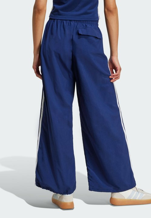 adidas Pantalón Essentials Lifestyle Woven Parachute 3 bandas — photo 3