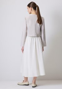 Touché Privé WAISTED - Falda acampanada - ecru
