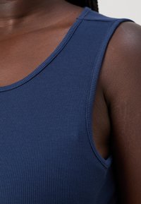 ONLY Carmakoma CARKENYA LIFE TANK  - Top - naval academy