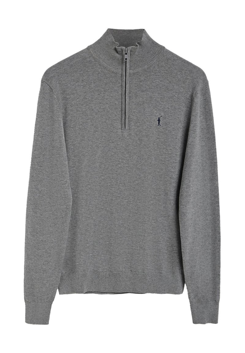 Grå pullover trøje med lange ærmer, høj krave og kvart lynlås, med et lille marineblåt logo på brystet. Blød strik tekstur.