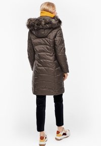 s.Oliver Abrigo de invierno - brown