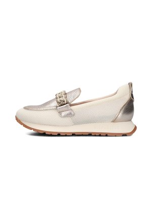 Lichte instap schoenen met een crèmekleurige mesh bovenkant, metallic zilveren accenten, geweven detail op de band en een gestructureerde beige zool.