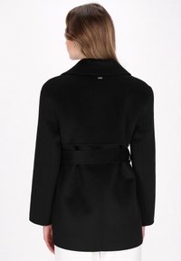 DreiMaster Klassinen takki - black