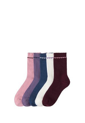 Fem par ensfarvede crew sokker i pink, lilla, blå, hvid og bordeaux med bølget kant nær toppen, arrangeret side om side.
