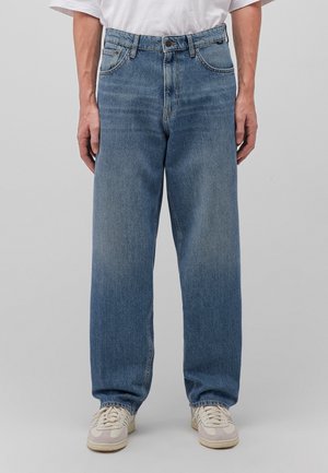 Hellblaue Jeans aus Denim mit hoher Taille und geradem Bein. Verfügt über fünf Taschen und dezente Waschungen auf der Vorderseite.