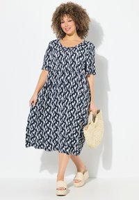Ulla Popken GRAPHIC SHORT SLEEVE MIDI - Trikoomekko - marine