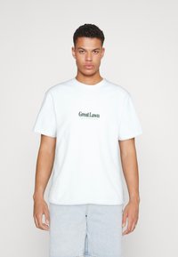 Jack & Jones JORDALSTON GRAPHIC TEE CREW NECK - T-shirts med print - bright white