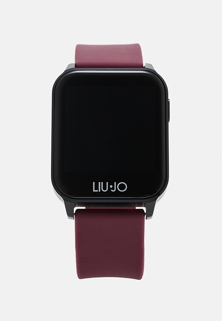 Smartwatch mit einem rechteckigen schwarzen Bildschirm, einem silbernen Gehäuse und einem bordeauxfarbenen Silikonarmband. Die Marke "LIU·JO" wird auffällig angezeigt.