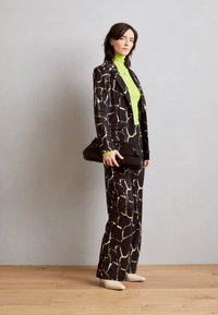 b.young BYRizetta - Broek - black mix