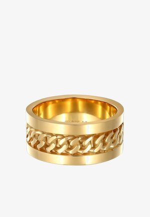 Guldtonet ring med en bred skede, der har et struktureret kæde-lignende design. Glat inderside, polerede kanter og detaljeret udsmykning.
