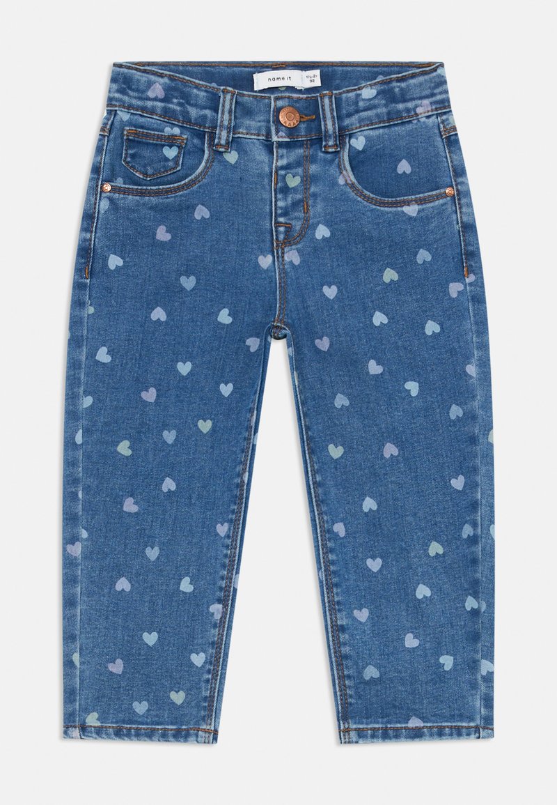 Jeans aus Denim in Blau mit verstreuten hellblauen und grünen Herzmustern. Verfügt über fünf Taschen, einen Knopfverschluss und gestickte Akzente.