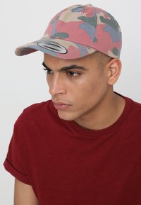 Flexfit LOW PROFILE CAMO - Sapka - roseblue
