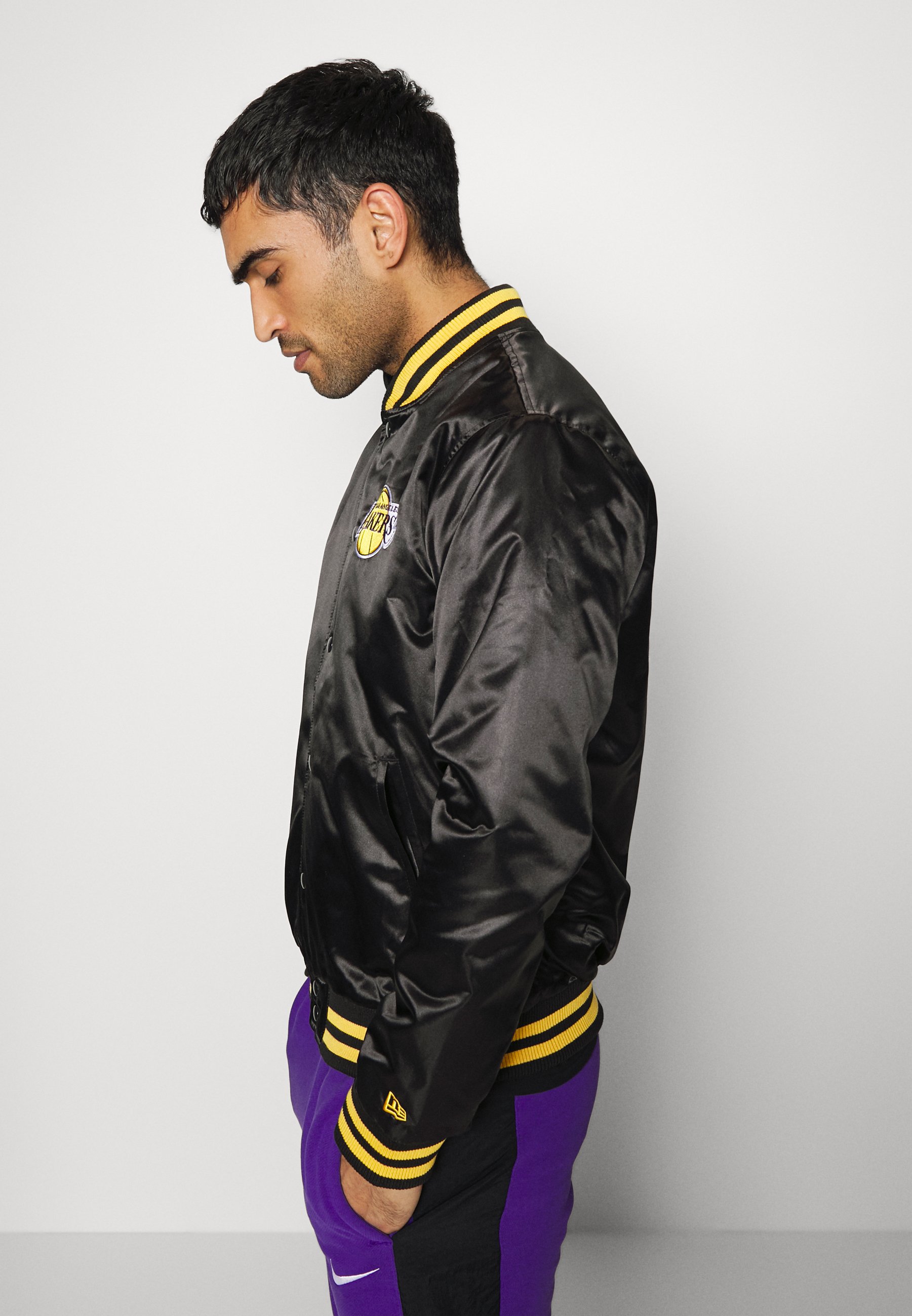 New Era NBA LA LAKERS WORDMARK BOMBER - Sportinė striukė - black/juoda -  Zalando.lt