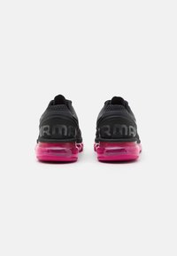 Nike Sportswear AIR MAX 2013 UNISEX - Matalavartiset tennarit - black/metallic silver/dark grey/fusion pink