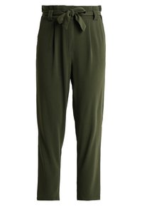 Pantalones verde oliva hechos de una tela suave, con una cintura ajustable, corte recto y dos bolsillos laterales. Sin patrones ni acentos visibles.