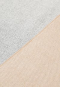 Johnstons of Elgin OMBRÉ SCARF UNISEX - Scarf - camel/silver
