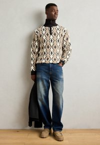 Scotch & Soda ARGYLES DROPPED SHOULDER PULLOVER - Strickpullover - eggnog