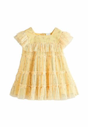Gul kjole med flæser på de korte ærmer og lagdelt design. Har et blomstret print og en firkantet halsudskæring. Letvægtsmateriale.
