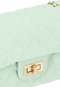 faina Bandolera - minze