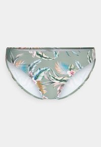 Calcinhas de biquíni com padrão em verde, apresentando uma estampa de folhas tropicais em rosa, azul e amarelo. Feitas de um tecido elástico com uma textura suave.