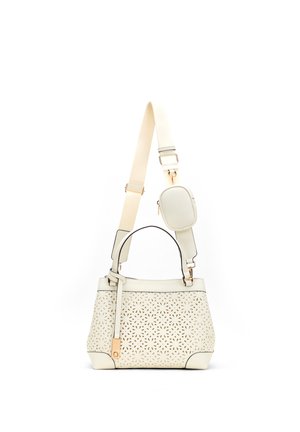 Kremowa torebka z kwiatowym wzorem ażurowym, górnym uchwytem, szerokim regulowanym paskiem na ramię i małą doczepioną kieszonką.
