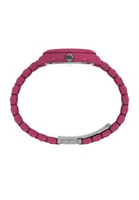 Correa de reloj flexible en color rosa con eslabones redondeados, que presenta una superficie texturizada y detalles en plata. Incluye una esfera de reloj redonda con corona.