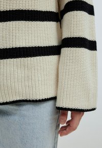 EDITED Neule - beige