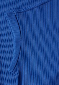 Street One STRUKTUR - Stickad klänning - blau