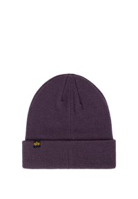 Pletena kapa u tamnoljubičastoj boji s preklopom, s malom žutom oznakom s strane. Mekana tekstura i jednostavan dizajn.