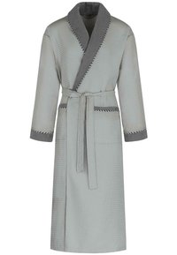 Grau gestreifter Bademantel mit Schalkragen, passendem Gürtel und Tasche. Kontrastierende graue Bänder entlang des Kragens und der Ärmel.