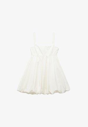 Robe en coton blanc avec des bretelles épaisses, un corsage ajusté et une jupe évasée, froncée. Texture lisse, longueur genoux, sans motifs ni accents.