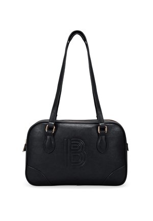 Bolso de mano de cuero negro con dos asas, cierre de cremallera, logotipo "B" en relieve en la parte frontal y detalles en tono dorado. Textura suave, forma rectangular.