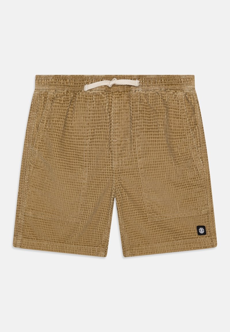 Shorts texturés couleur sable avec taille élastique et cordon blanc, avec poches latérales et petit patch logo noir à l'ourlet.