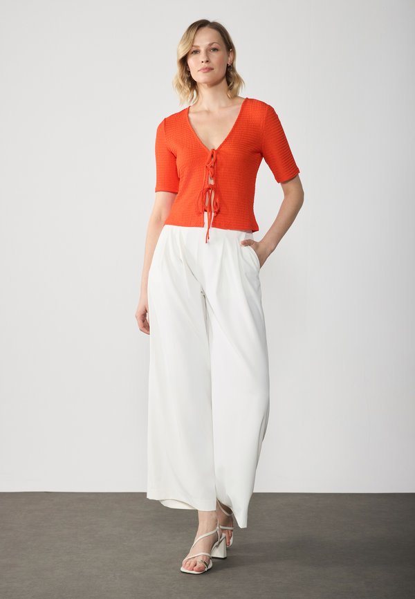 Basic T-shirt - tangerine tango3