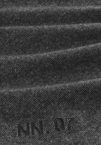 NN.07 Halsduk - black multi