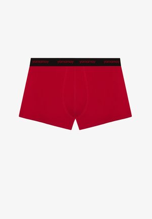 Rode boxershorts van zachte, rekbare stof, met een zwarte tailleband met het "yamamay" logo en een centrumpje.