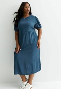 New Look Curves CURVES SHORT SLEEVE SMOCK MIDI - Vardagsklänning - blue