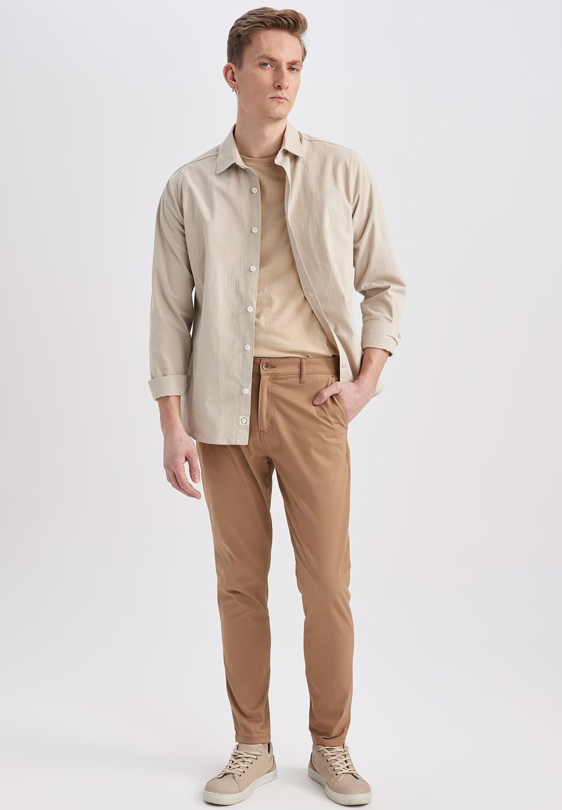 DeFacto Chino camel