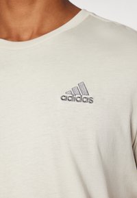 adidas Sportswear T-shirt - bas - alumina