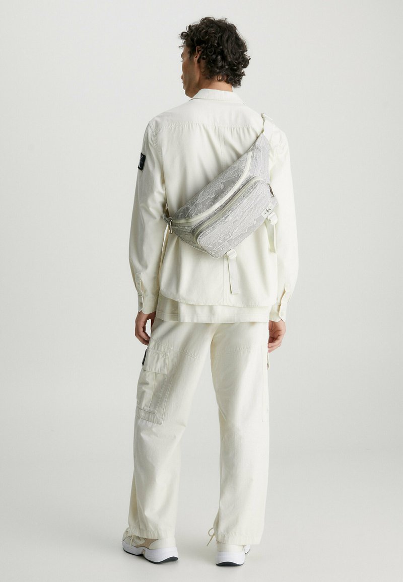 Calvin Klein Jeans Sac banane - landscape print