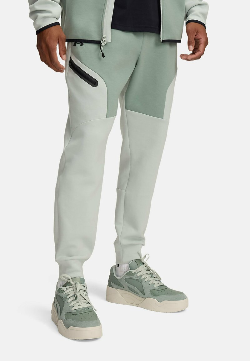 Under Armour - UNSTOPPABLE FLEECE - Tracksuit bottoms - silica green, Enlarge