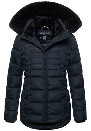 Giacca imbottita blu navy con cappuccio foderato in pelliccia sintetica, chiusura a zip e polsini elastici. Presenta una texture trapuntata e tasche laterali.