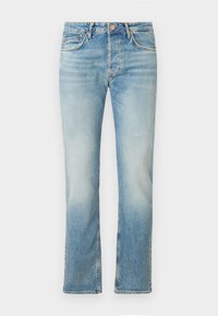 Jeans en denim bleu clair avec une coupe droite, présentant une texture délavée, cinq poches, une fermeture à bouton à l'avant et des détails de couture subtils.