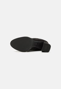 Tamaris Stivali alti - black