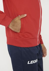 Thumbnail Image 6